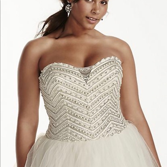 Wedding Dress - Picture 3 of 4